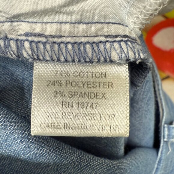 Studio Works Womens Size 12 Light Blue Denim Shorts Casual Stretch Cotton Blend - Picture 4 of 9